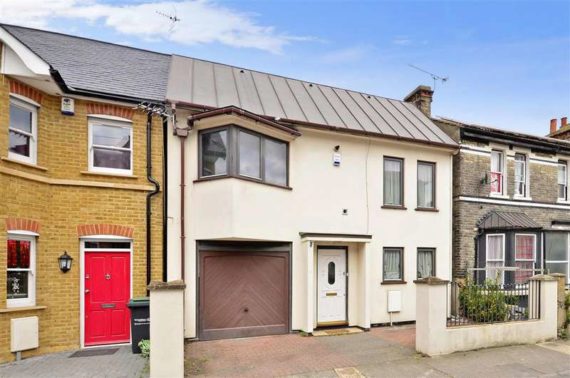 4&nbsp;Bedroom&nbsp;Detached